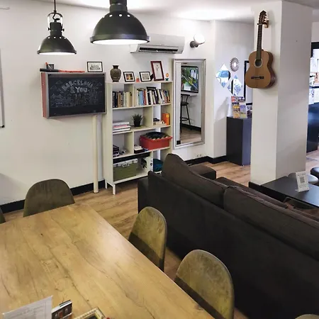 & Sagrada Familia Hostel Barcelona