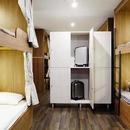 Hostel & Sagrada Familia